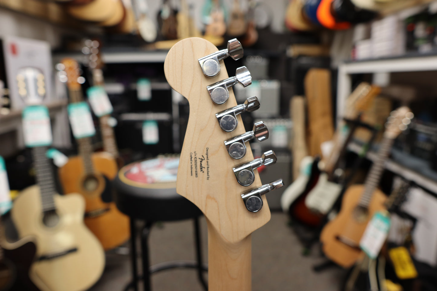 Squier Sonic® Stratocaster® HT, Maple Fingerboard, White Pickguard, Arctic White