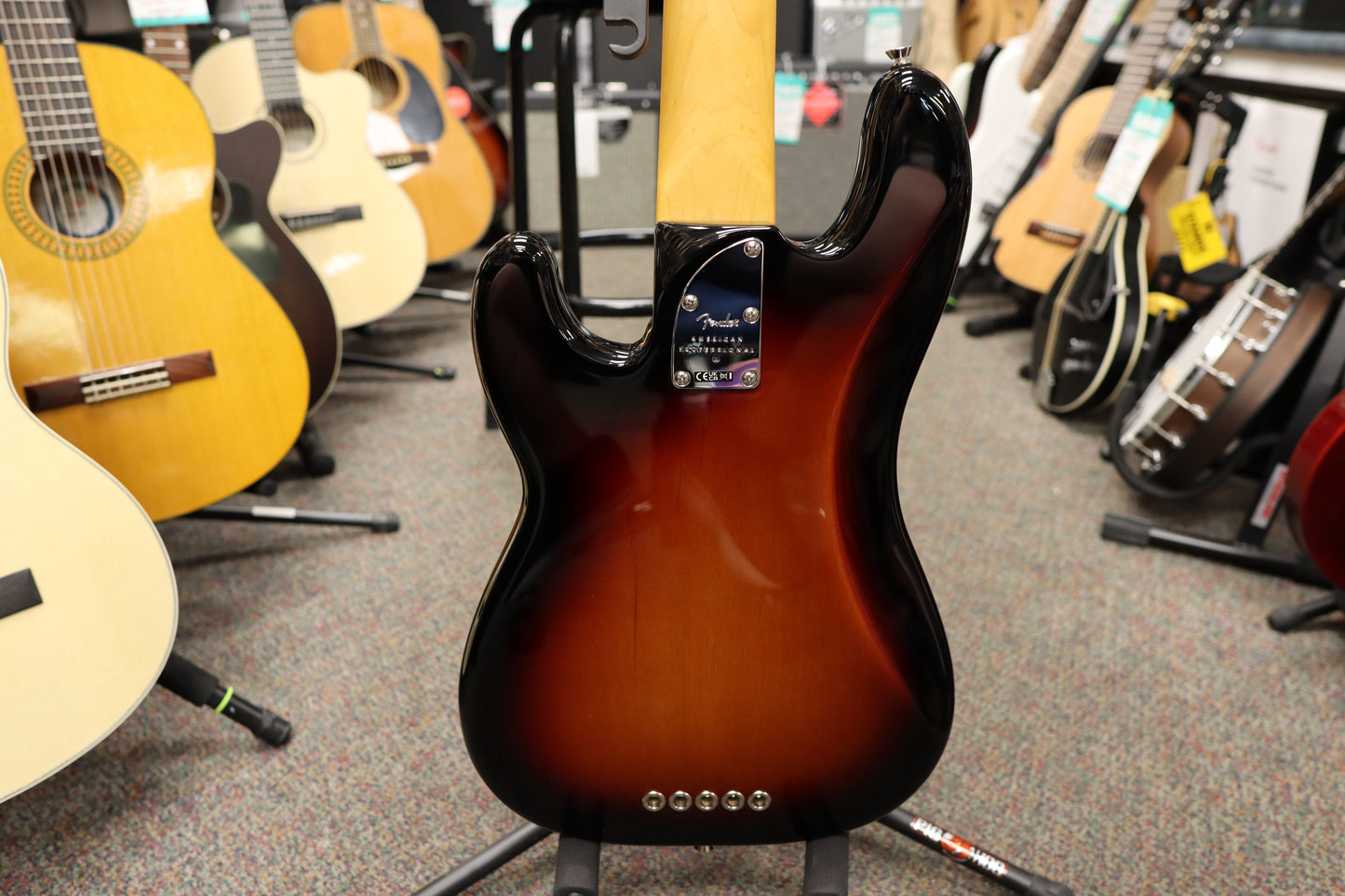 Fender American Professional II Precision Bass® V, Rosewood Fingerboard, 3-Color Sunburst
